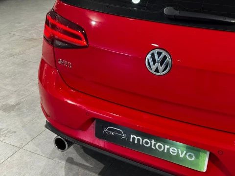 Volkswagen Golf GTI 245CV