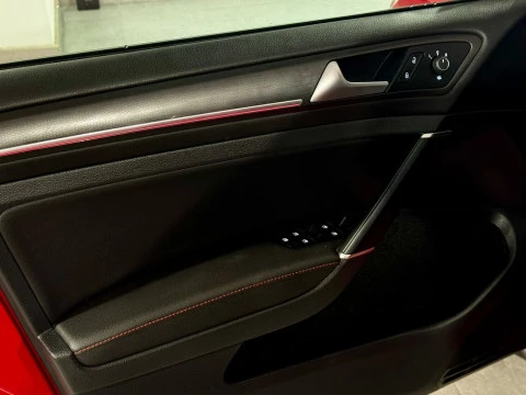 Volkswagen Golf GTI 245CV