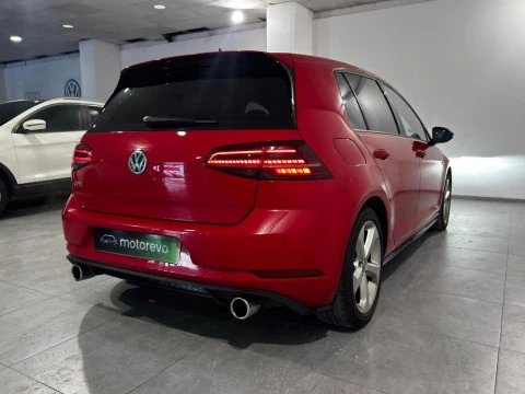 Volkswagen Golf GTI 245CV