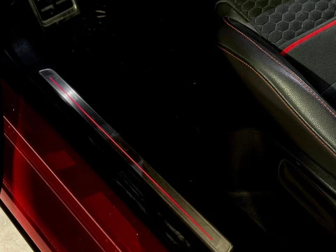 Volkswagen Golf GTI 245CV