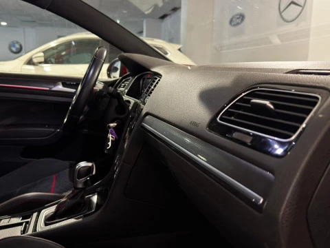 Volkswagen Golf GTI 245CV