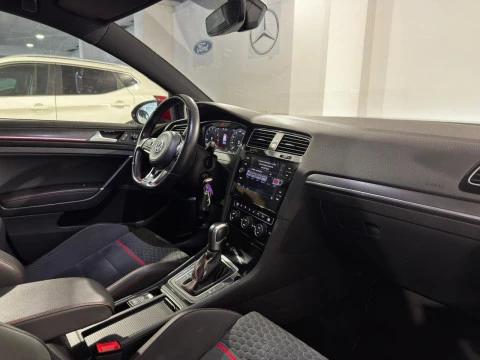 Volkswagen Golf GTI 245CV