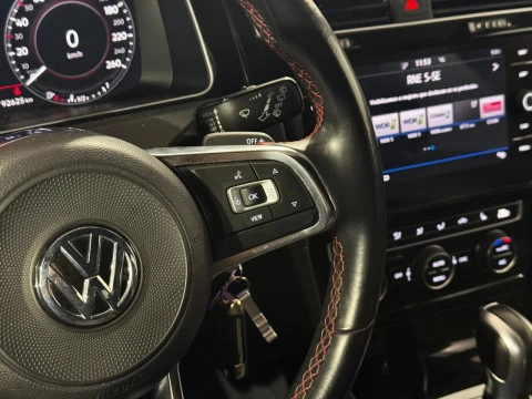 Volkswagen Golf GTI 245CV