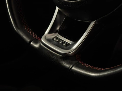 Volkswagen Golf GTI 245CV