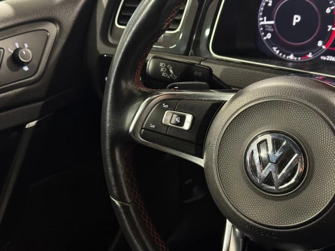 Volkswagen Golf GTI 245CV