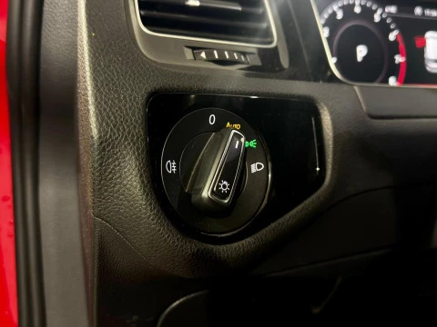 Volkswagen Golf GTI 245CV