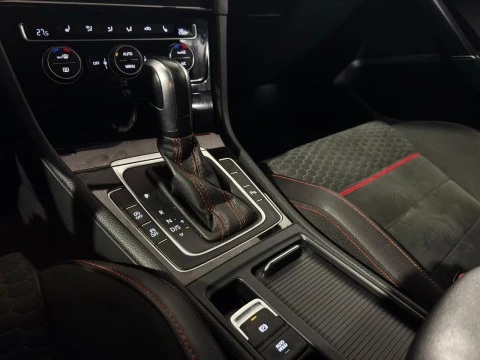 Volkswagen Golf GTI 245CV