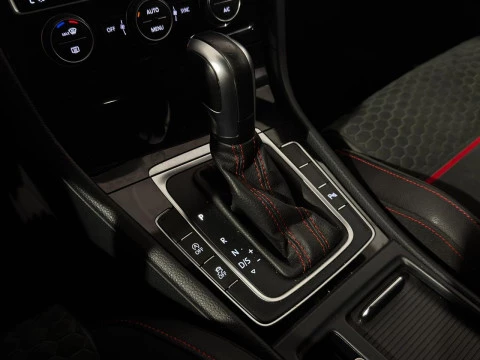 Volkswagen Golf GTI 245CV