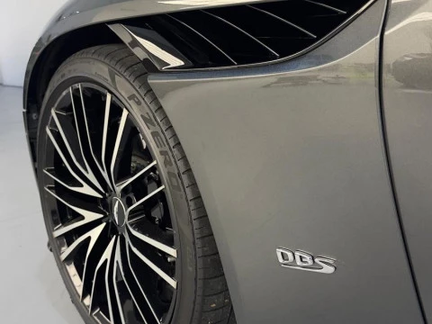 Aston Martin DBS Superleggera Volante V12