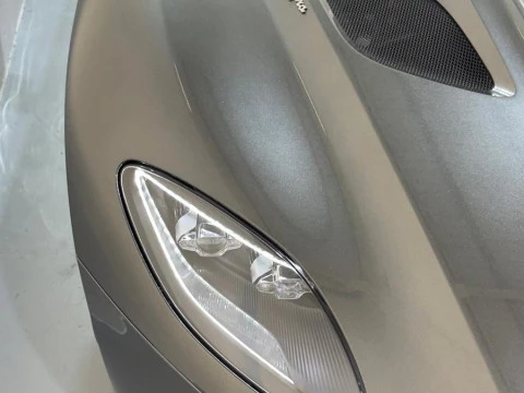 Aston Martin DBS Superleggera Volante V12