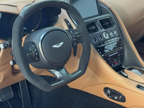 Aston Martin DBS Superleggera Volante V12