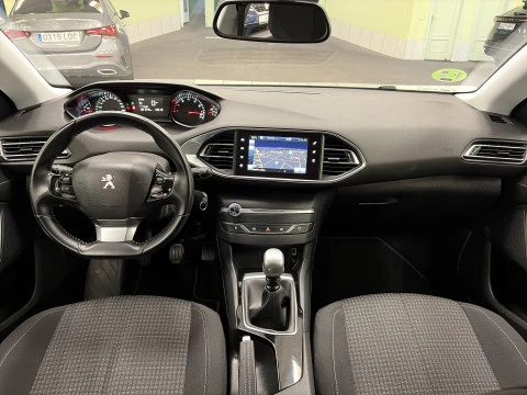 Peugeot 308 PureTech 130 SANDS Style 96 kW (130 CV)