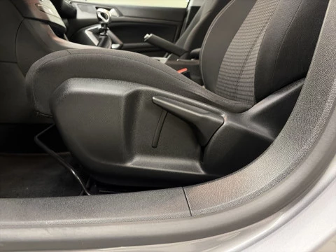 Peugeot 308 PureTech 130 SANDS Style 96 kW (130 CV)
