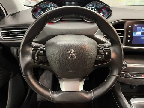 Peugeot 308 PureTech 130 SANDS Style 96 kW (130 CV)