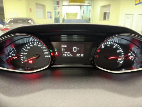 Peugeot 308 PureTech 130 SANDS Style 96 kW (130 CV)