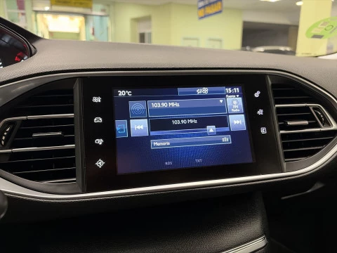 Peugeot 308 PureTech 130 SANDS Style 96 kW (130 CV)
