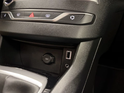 Peugeot 308 PureTech 130 SANDS Style 96 kW (130 CV)