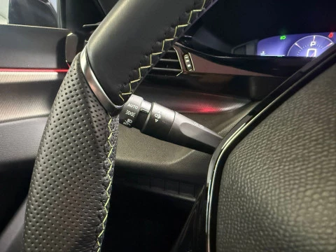 Peugeot 308 5P Allure BlueHDi 130 S&S EAT8