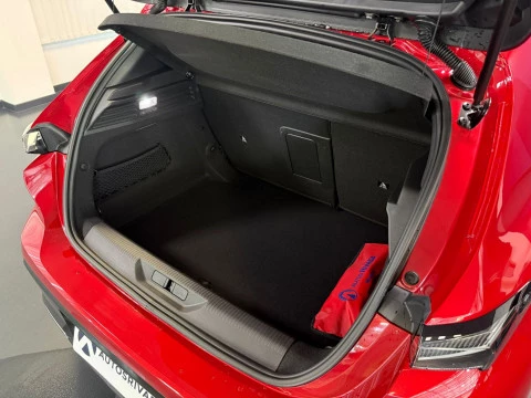 Peugeot 308 5P Allure BlueHDi 130 S&S EAT8