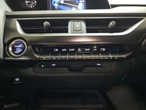 Lexus UX 2.0 250h Business