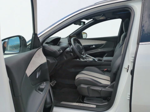 Peugeot 3008 Hybrid 225 e-EAT8 GT