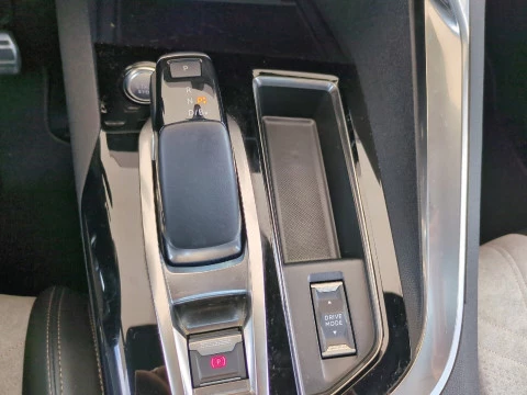 Peugeot 3008 Hybrid 225 e-EAT8 GT