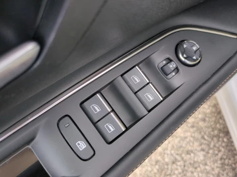 Peugeot 3008 Hybrid 225 e-EAT8 GT