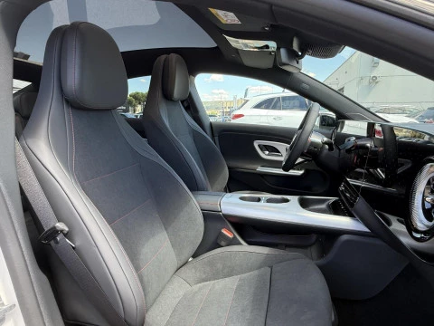 Mercedes-Benz CLA  180 con tecnologia hibrida