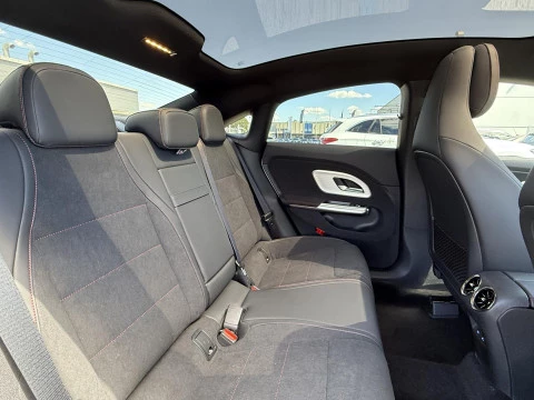 Mercedes-Benz CLA  180 con tecnologia hibrida