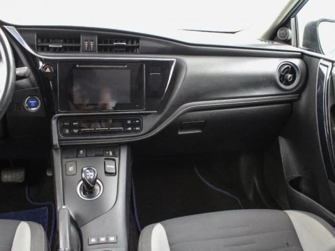 Toyota Auris 1.8 VVT-I HYBRID ADVANCE 136XC 5P