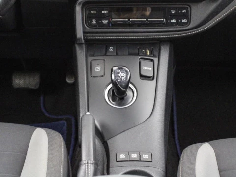 Toyota Auris 1.8 VVT-I HYBRID ADVANCE 136XC 5P