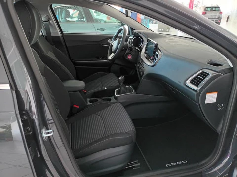 Kia Ceed 1.6 MHEV 100KW DRIVE 5P Kia Ceed 1.6 MHEV 100KW DRIVE 5P