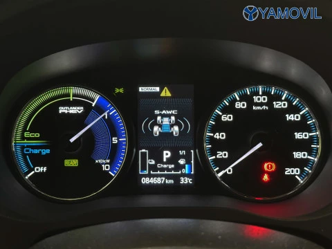 Mitsubishi Outlander 2.4 PHEV Kaiteki 4WD Auto 165 kW (224 CV)