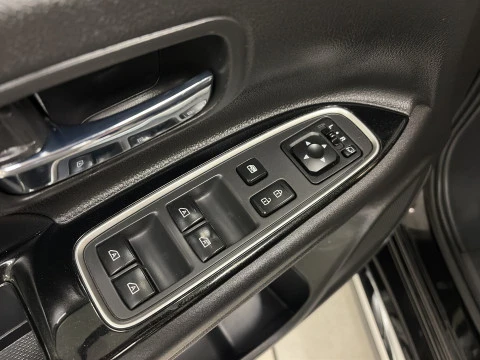 Mitsubishi Outlander 2.4 PHEV Kaiteki 4WD Auto 165 kW (224 CV)
