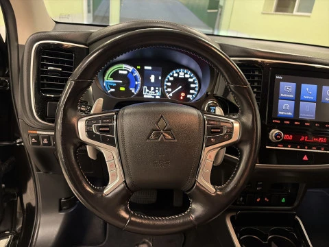 Mitsubishi Outlander 2.4 PHEV Kaiteki 4WD Auto 165 kW (224 CV)
