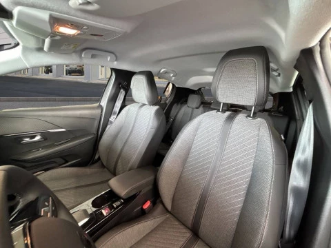 Peugeot e-208 Allure Eléctrico 136 (100 Kw)
