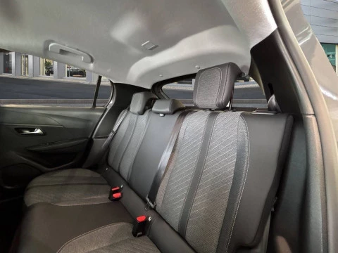 Peugeot e-208 Allure Eléctrico 136 (100 Kw)