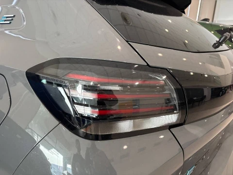 Peugeot e-208 Allure Eléctrico 136 (100 Kw)