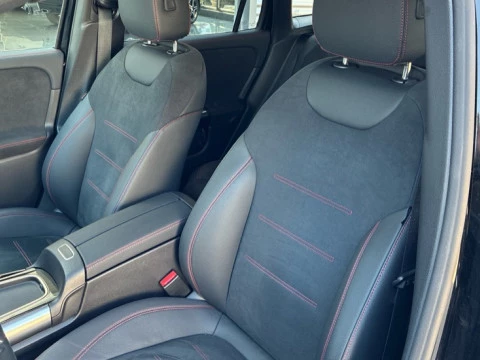 Mercedes-Benz GLA  250 e