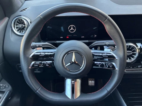 Mercedes-Benz GLA  250 e