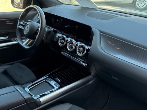 Mercedes-Benz GLA  250 e