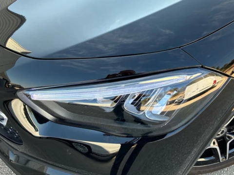 Mercedes-Benz GLA  250 e