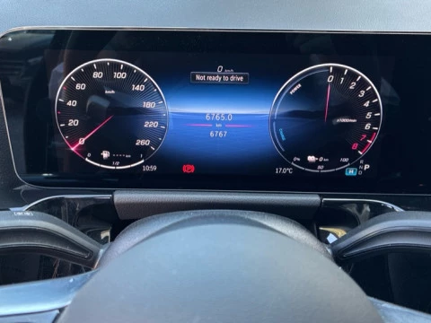 Mercedes-Benz GLA  250 e