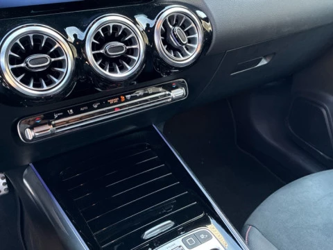 Mercedes-Benz GLA  250 e