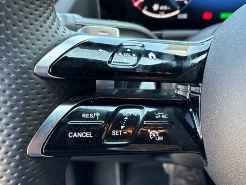 Mercedes-Benz GLA  250 e