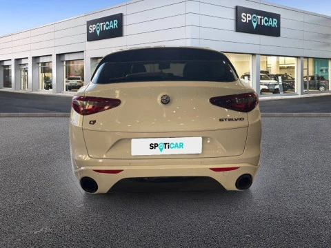 Alfa Romeo Stelvio 2.2 Diésel 154kW (210CV) Veloce Q4
