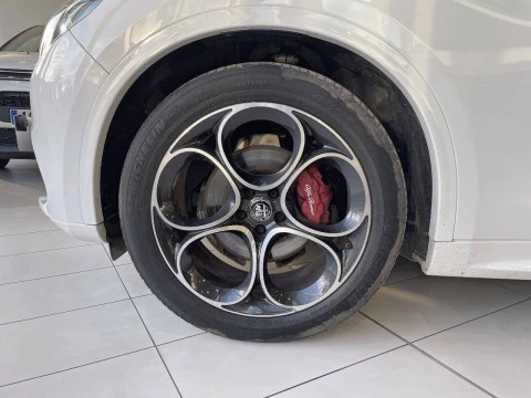 Alfa Romeo Stelvio 2.2 Diésel 154kW (210CV) Veloce Q4