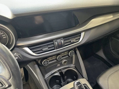 Alfa Romeo Stelvio 2.2 Diésel 154kW (210CV) Veloce Q4