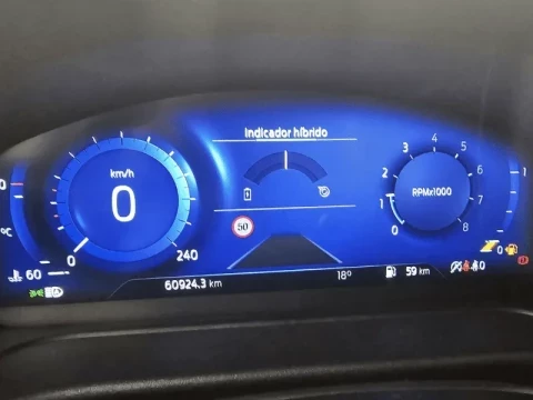 Cuadro de instrumentos con indicación de kilómetros recorridos del Ford Puma 1.0 EcoBoost 125cv ST-Line X MHEV.