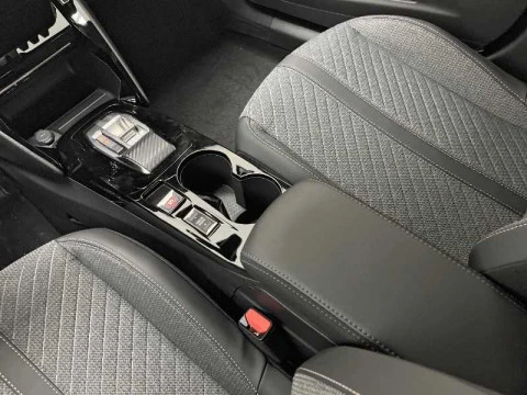 Peugeot 2008 NSUV  Allure Hybrid 145 eDCS6